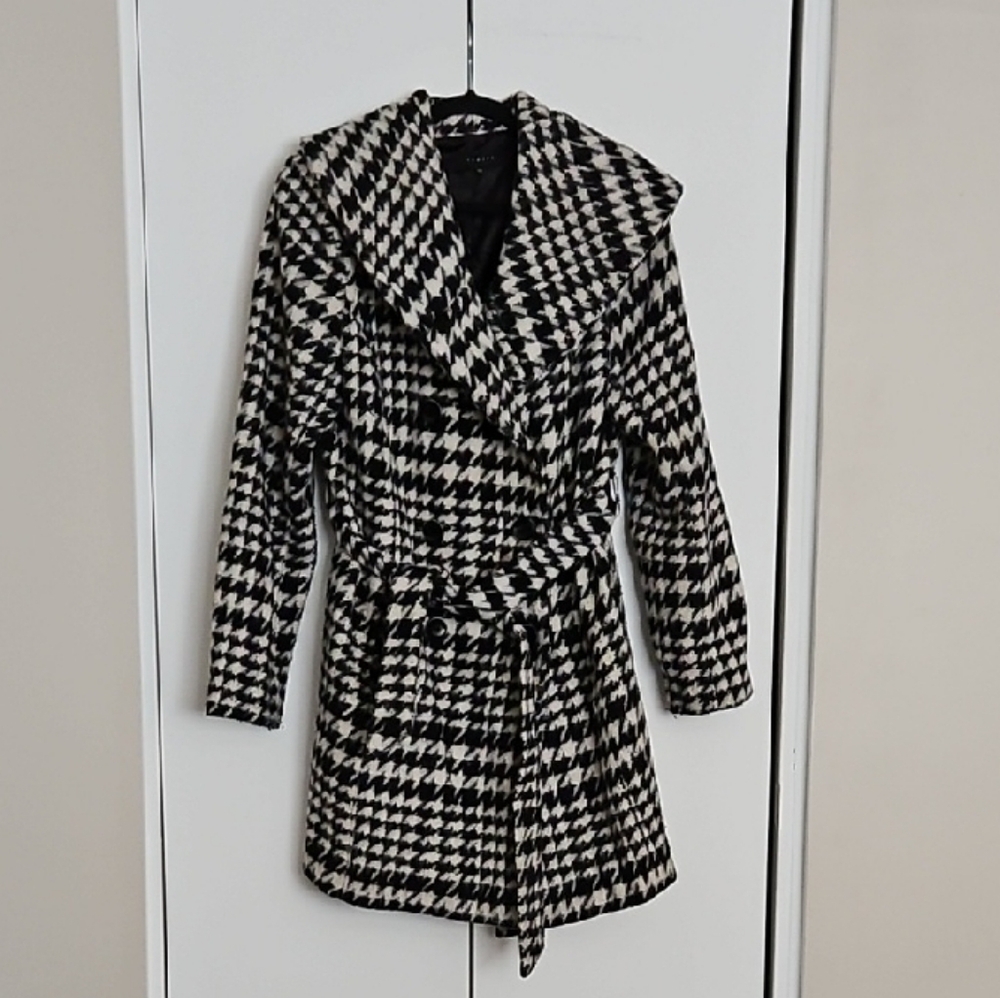 Vintage-inspired Houndstooth Trench Coat